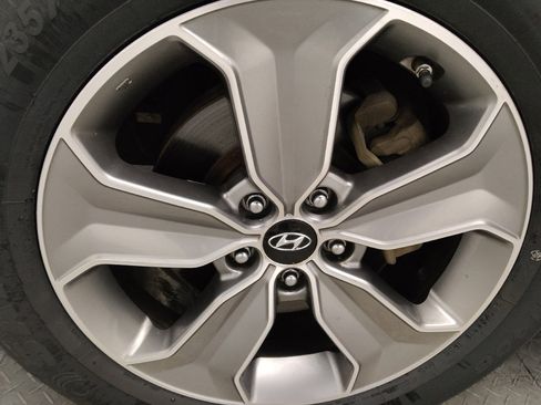 Used 2015 Hyundai Santa Fe GLS image 31