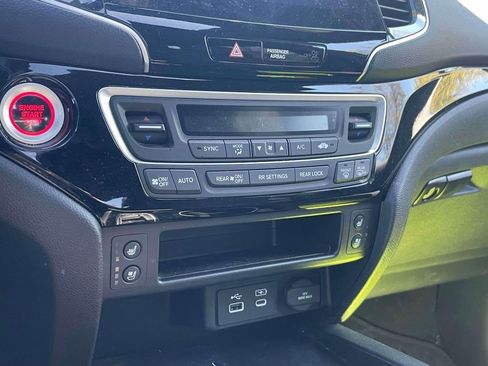 Used 2025 Honda Passport Black Edition image 29
