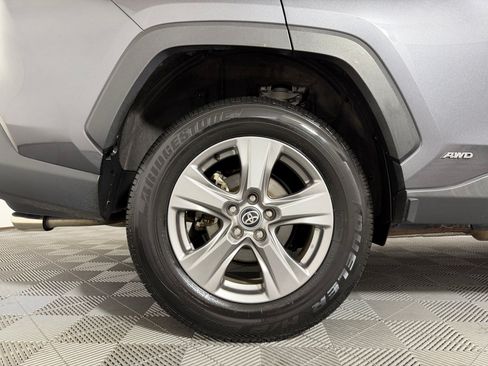 Used 2025 Toyota RAV4 XLE AWD/4WD image 19
