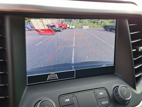 Certified 2023 GMC Acadia SLE w/ Driver Convenience Package image 19