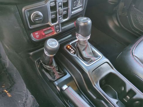 Certified 2021 Jeep Wrangler Unlimited Rubicon w/ Dual Top Group image 28