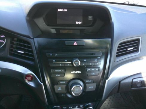 Used 2017 Acura ILX image 16