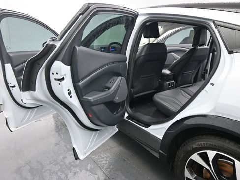 Used 2022 Ford Mustang Mach-E Premium image 18