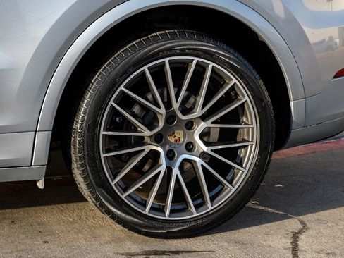 Used 2020 Porsche Cayenne image 51