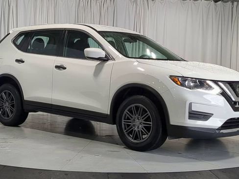 Used 2017 Nissan Rogue S AWD/4WD image 3