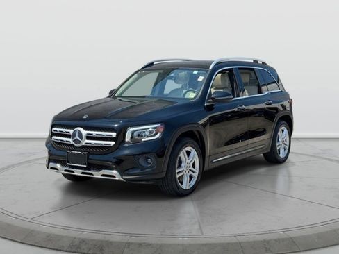 Used 2022 Mercedes-Benz GLB 250 4MATIC image 3