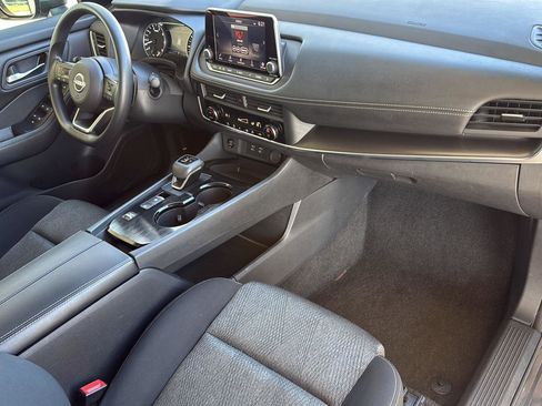 Used 2024 Nissan Rogue SV FWD image 34