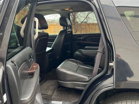 Used 2013 GMC Yukon Denali AWD/4WD image 31