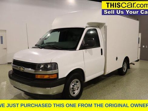 Used 2017 Chevrolet Express 3500 image 3