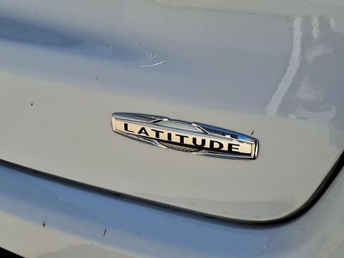 Used 2024 Jeep Compass Latitude AWD/4WD image 25
