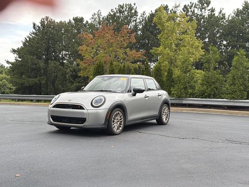 Used 2025 MINI Cooper S FWD image 10
