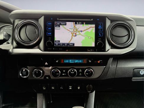 Used 2016 Toyota Tacoma TRD Sport w/ Premium & Technology Package AWD/4WD image 18