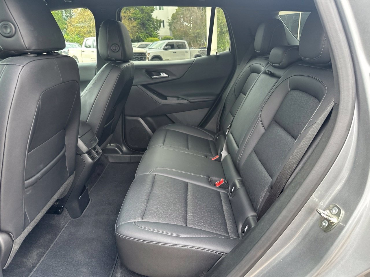Used 2025 Chevrolet Equinox LT w/ Convenience Package II FWD image 22