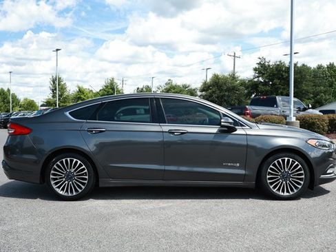 Used 2018 Ford Fusion Titanium FWD image 4