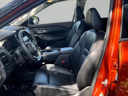 Used 2021 Nissan Rogue Platinum FWD image 9