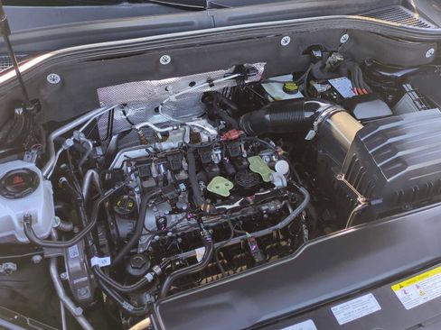 Used 2024 Volkswagen Atlas Peak Edition SE image 30