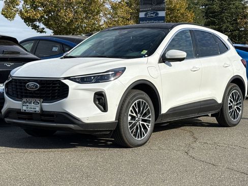 Used 2024 Ford Escape SE w/ PHEV Premium Package image 8