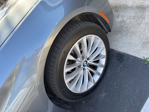 Used 2021 BMW 540i w/ Luxury Seating Package image 17