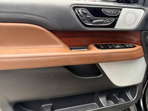 Certified 2023 Lincoln Navigator Reserve AWD/4WD image 10