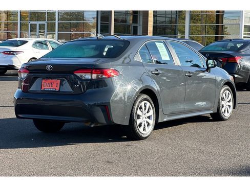 Used 2023 Toyota Corolla LE image 5