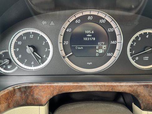 Used 2010 Mercedes-Benz E 350 4MATIC Sedan image 17