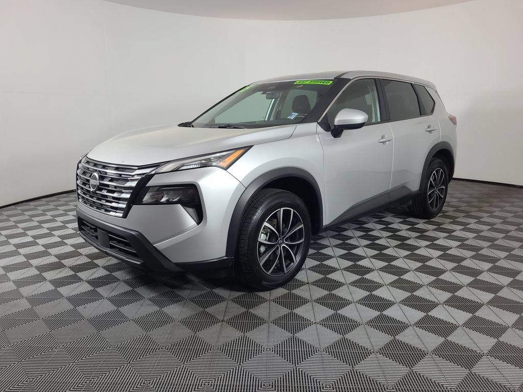 Used 2025 Nissan Rogue SV FWD image 7