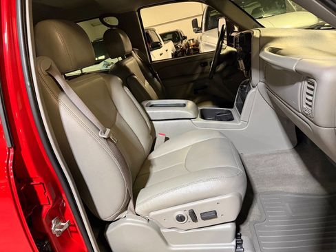 Used 2006 GMC Sierra 2500 SLT w/ Heavy-Duty Power Package image 19