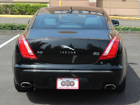 Used 2013 Jaguar XJ AWD image 4