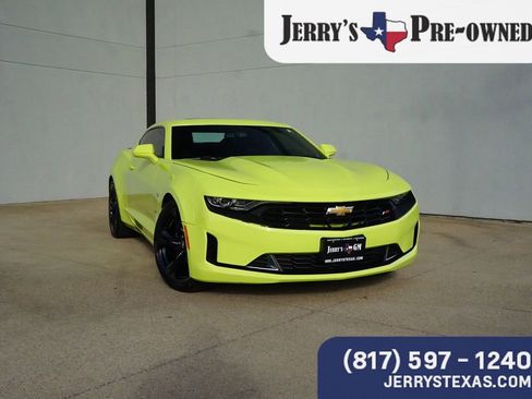 Used 2019 Chevrolet Camaro LT w/ RS Package image 6