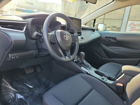 Used 2025 Toyota Corolla LE image 19