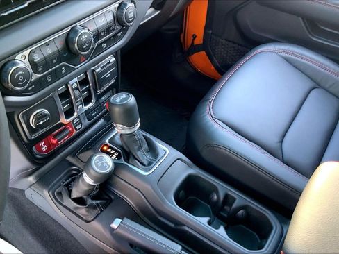 Certified 2025 Jeep Wrangler Unlimited Rubicon image 15