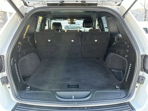 Used 2018 Jeep Grand Cherokee Laredo image 26