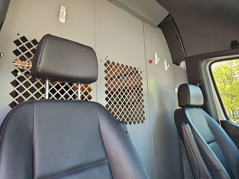 Used 2021 Mercedes-Benz Sprinter 2500 image 13