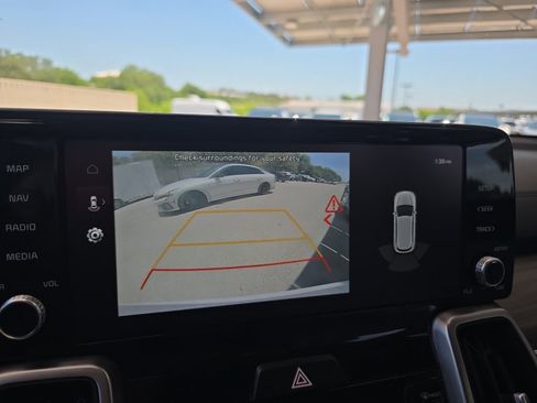 Certified 2023 Kia Sorento EX w/ Panoramic Sunroof Package FWD image 13