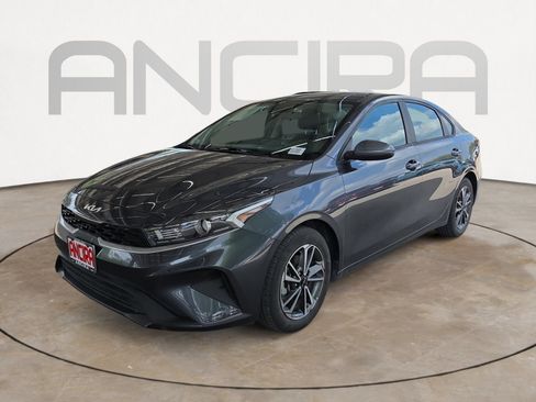 Certified 2023 Kia Forte LXS image 3
