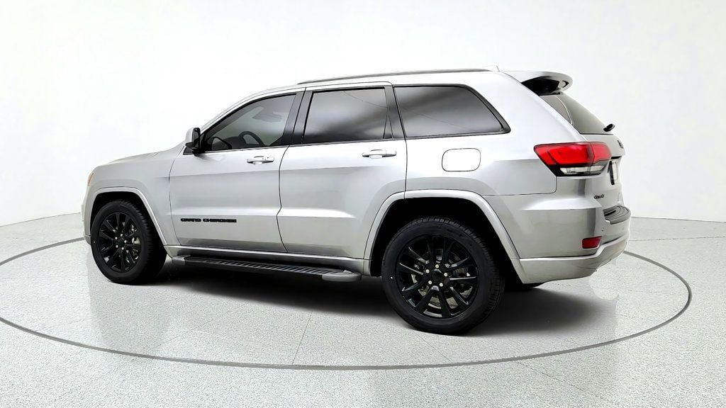 Used 2021 Jeep Grand Cherokee Laredo X AWD/4WD image 7