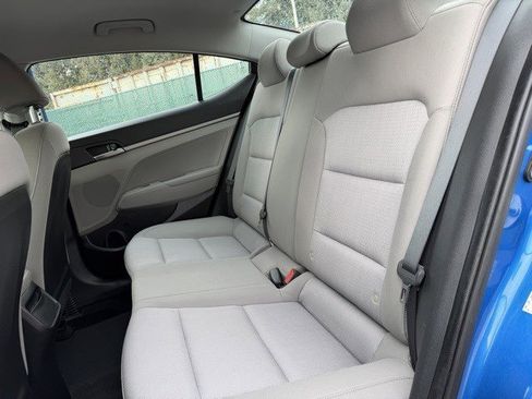 Used 2017 Hyundai Elantra SE image 20