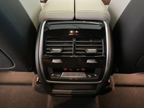 Certified 2025 BMW X6 M60i w/ Dynamic Handling Package image 29