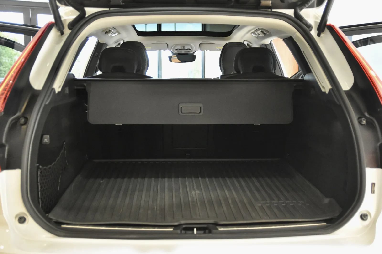 Used 2024 Volvo XC60 B5 Ultimate w/ Climate Package AWD/4WD image 23