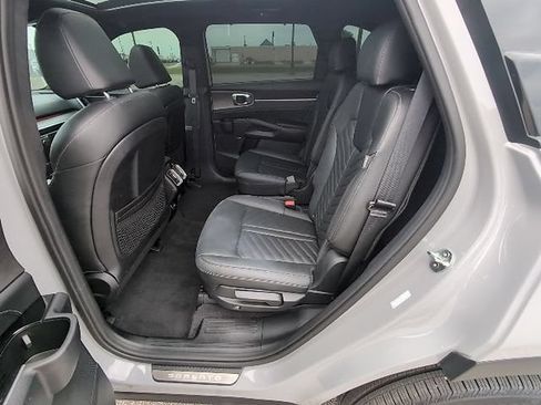 Used 2025 Kia Sorento SX Prestige AWD/4WD image 11