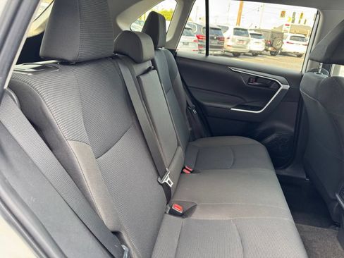 Used 2023 Toyota RAV4 LE AWD/4WD image 28