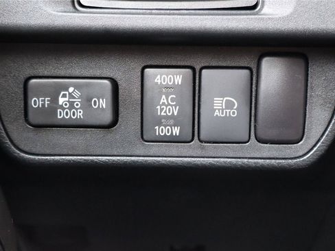 Used 2018 Toyota Tacoma Limited AWD/4WD image 15