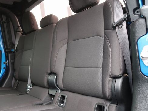 Used 2023 Jeep Gladiator Willys image 30