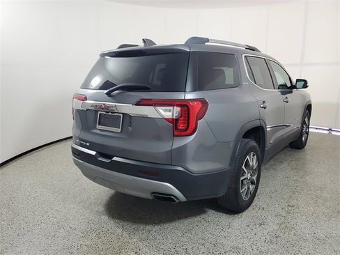 Used 2020 GMC Acadia SLE w/ Driver Convenience Package image 4