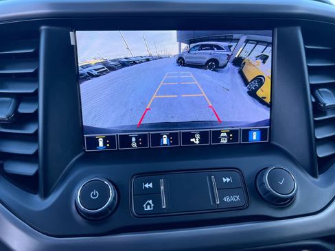 Used 2023 GMC Acadia AT4 w/ Technology Package image 17