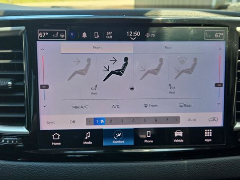 Used 2023 Chrysler Pacifica Touring-L FWD image 14