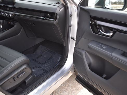 Used 2025 Honda CR-V EX-L image 16