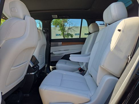 New 2026 Cadillac Vistiq Luxury w/ LPO, Floor Liner Package image 13