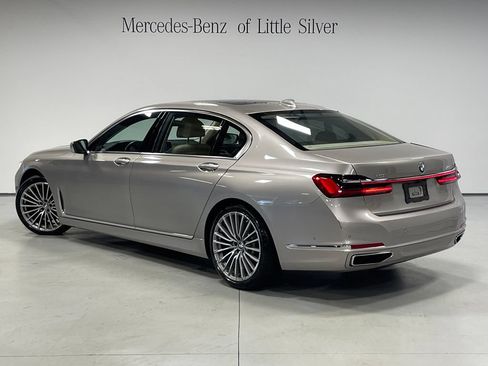Used 2020 BMW 750i xDrive w/ Executive Package AWD/4WD image 3