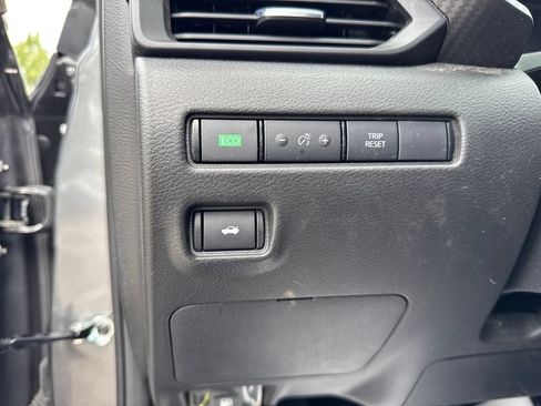 Used 2025 Nissan Sentra S FWD image 17